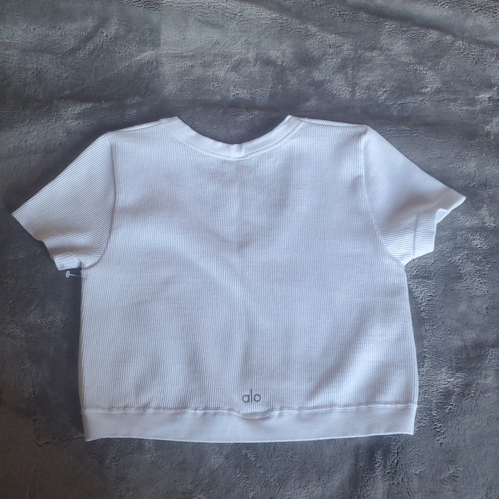 NWOT ALO YOGA SEAMLESS RIBBED CROPPED SHORT SLEEVE SERENE TOP ;SZ : LARGE - Picture 5 of 10